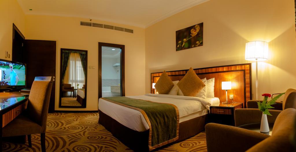 שארג'ה Al Majaz Premiere Hotel Apartments מראה חיצוני תמונה